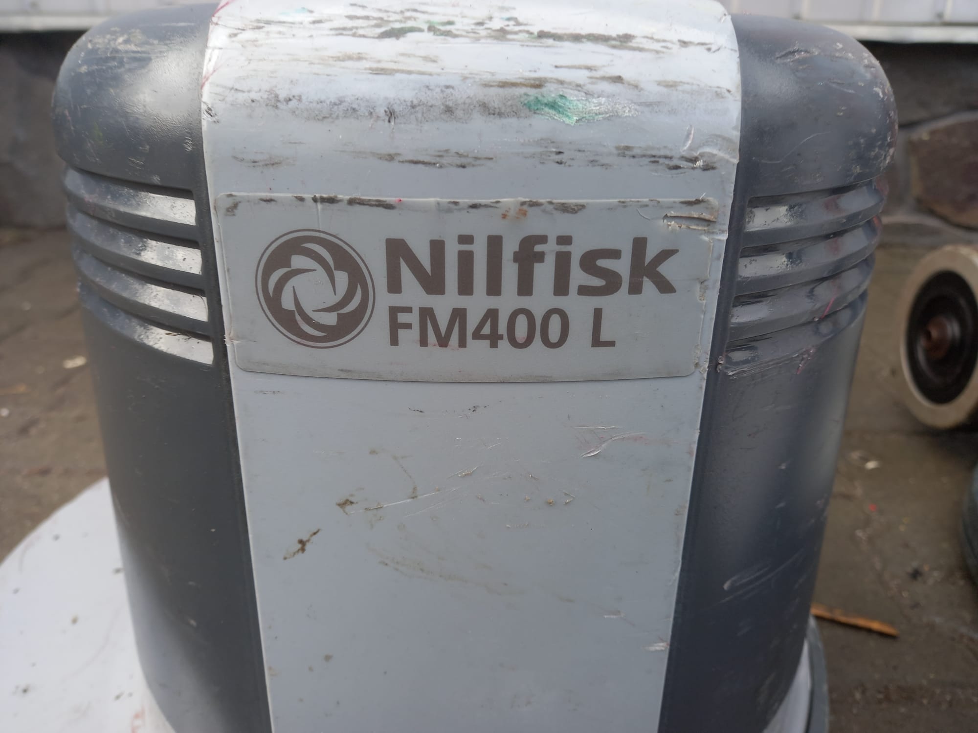 Nilfisk FM 400L Tek Diskli Cila ve Temizlik Makinesi