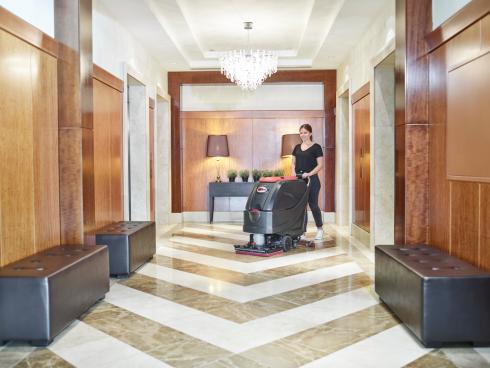 AS5160TO-hallway-ps-WebsiteLarge-JHTEOCN