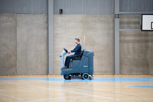 NilfiskSC4000_sports-arena4-ps-WebsiteLarge-JNOTNPF